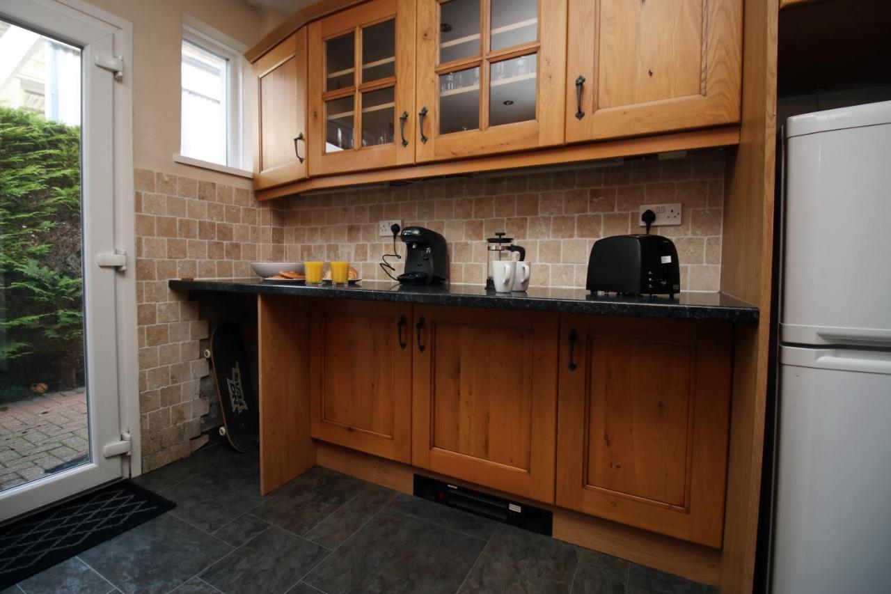 Becky'S Bungalow By Ty Sa -Spacious 4 Bed Bungalow Cardiff Esterno foto