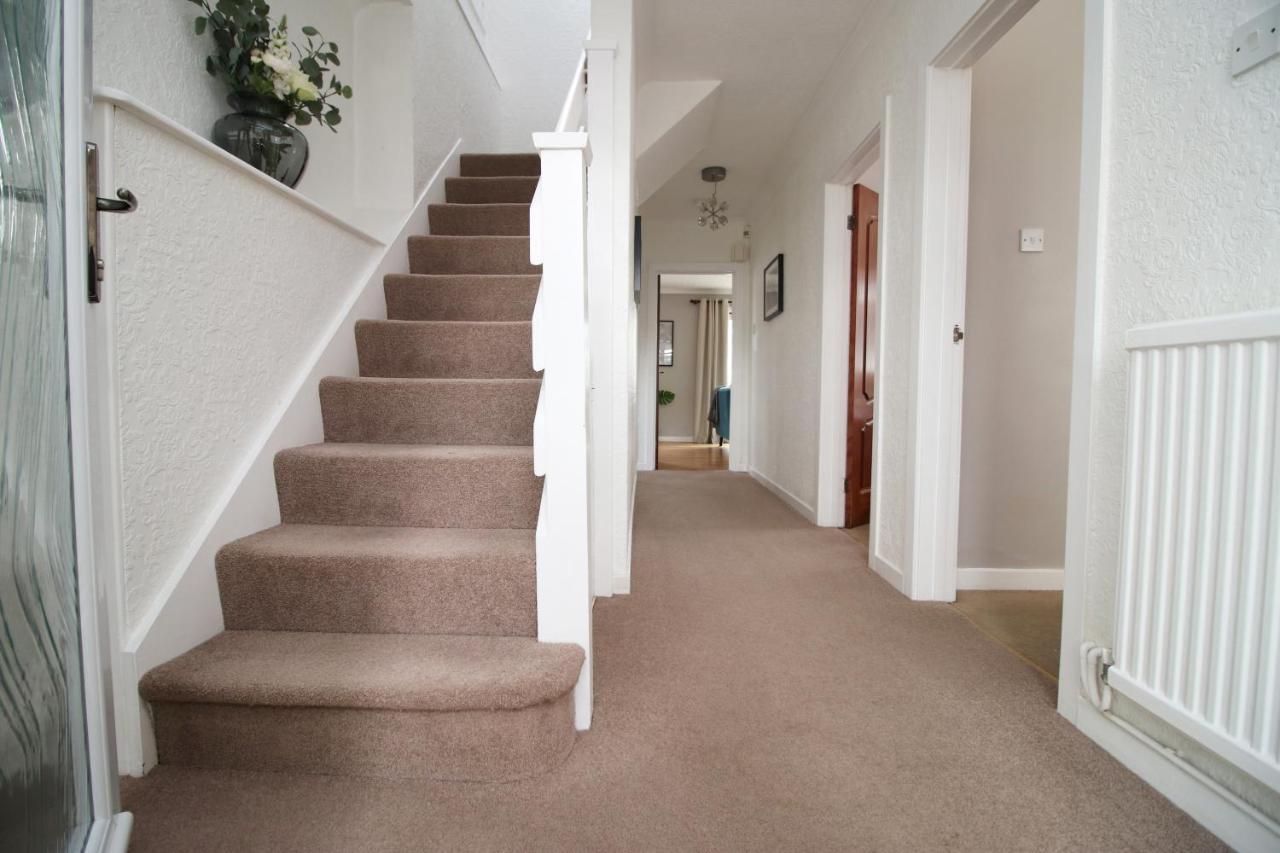 Becky'S Bungalow By Ty Sa -Spacious 4 Bed Bungalow Cardiff Esterno foto