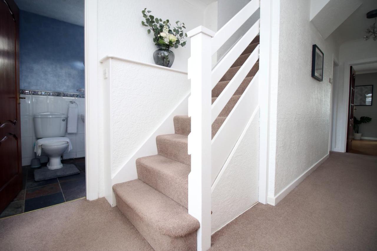Becky'S Bungalow By Ty Sa -Spacious 4 Bed Bungalow Cardiff Esterno foto