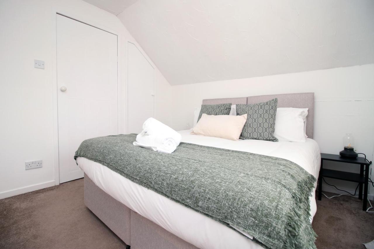 Becky'S Bungalow By Ty Sa -Spacious 4 Bed Bungalow Cardiff Esterno foto