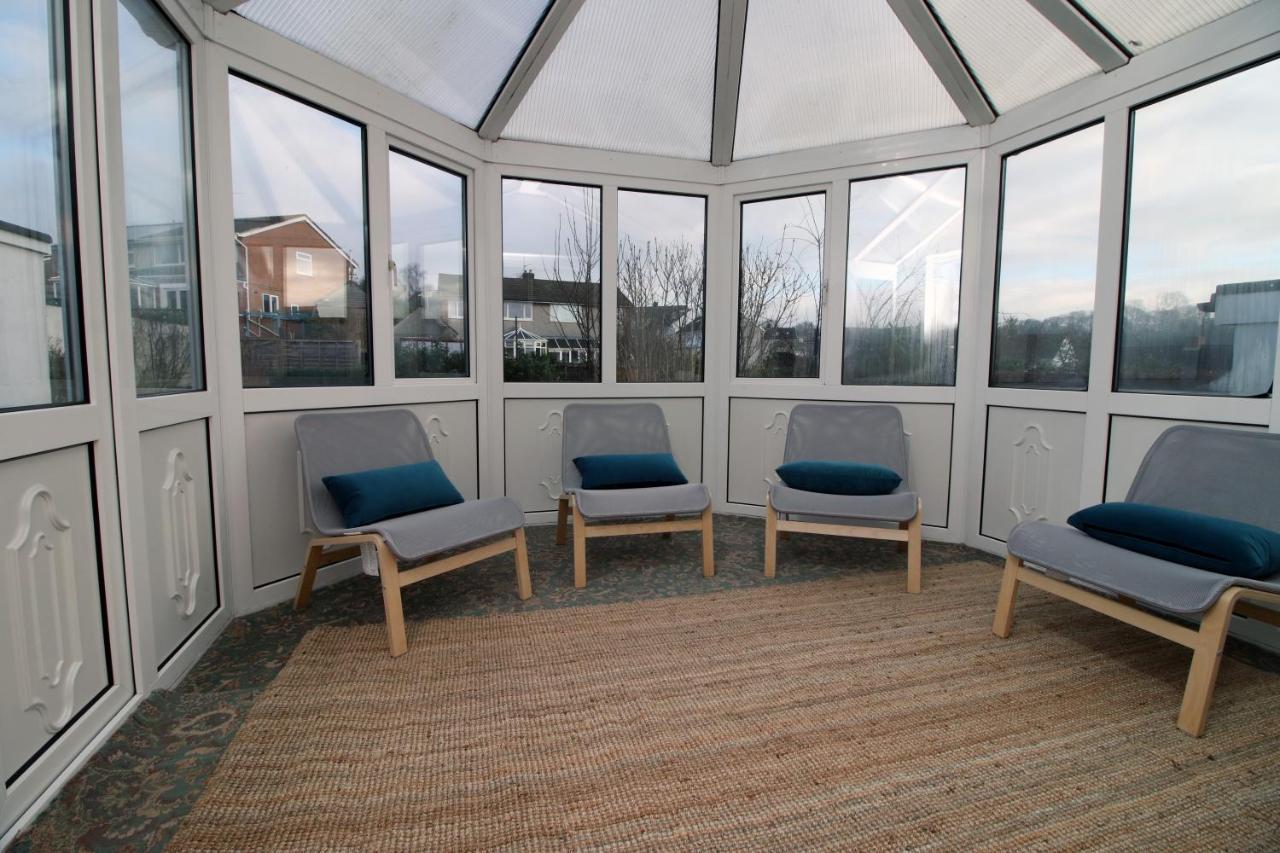 Becky'S Bungalow By Ty Sa -Spacious 4 Bed Bungalow Cardiff Esterno foto