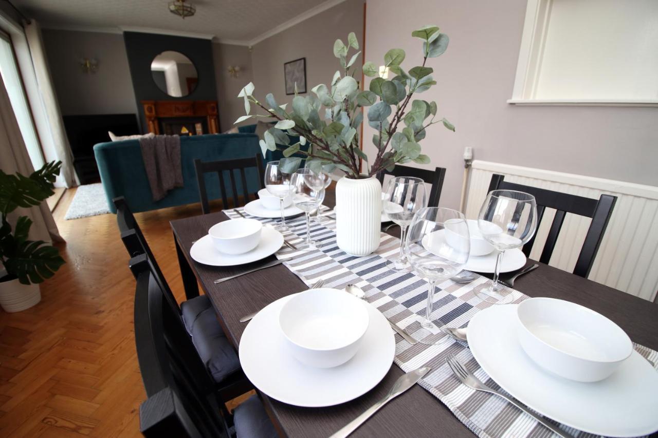 Becky'S Bungalow By Ty Sa -Spacious 4 Bed Bungalow Cardiff Esterno foto
