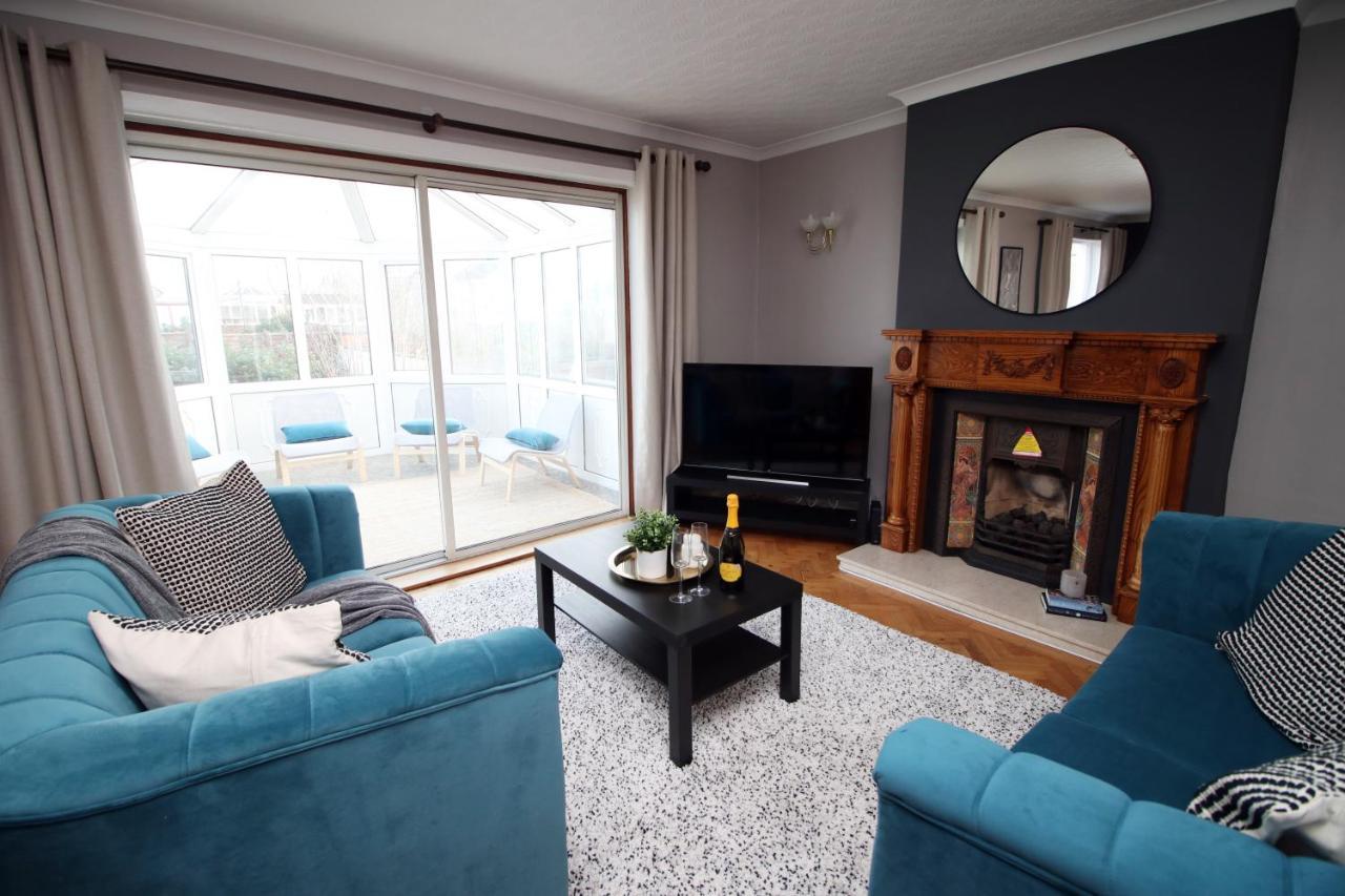 Becky'S Bungalow By Ty Sa -Spacious 4 Bed Bungalow Cardiff Esterno foto