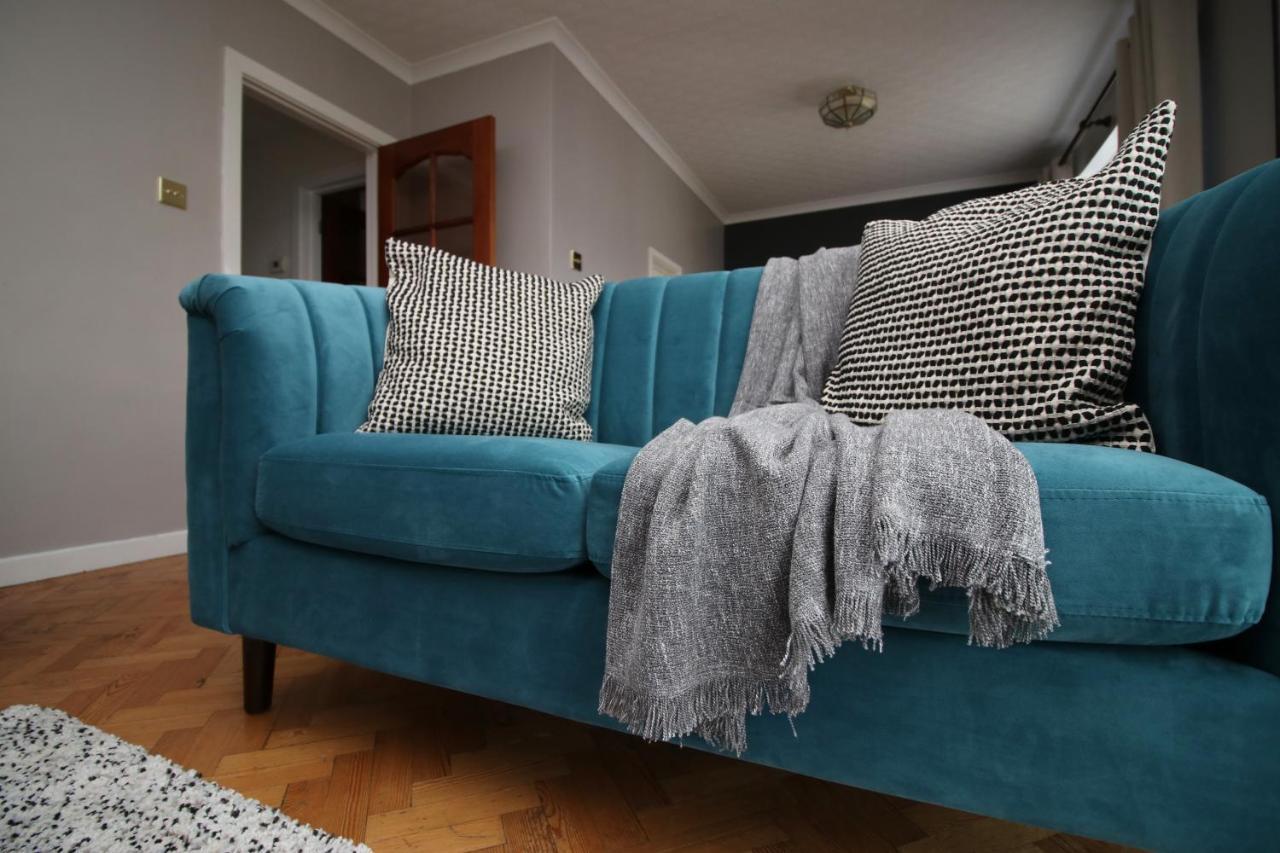 Becky'S Bungalow By Ty Sa -Spacious 4 Bed Bungalow Cardiff Esterno foto
